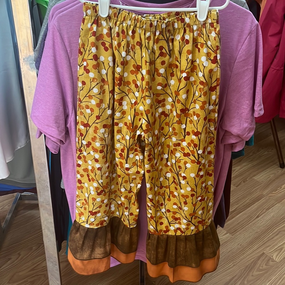Girls ruffle pants